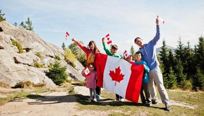 Các Diện Bảo Lãnh Sang Canada Cho Gia đình