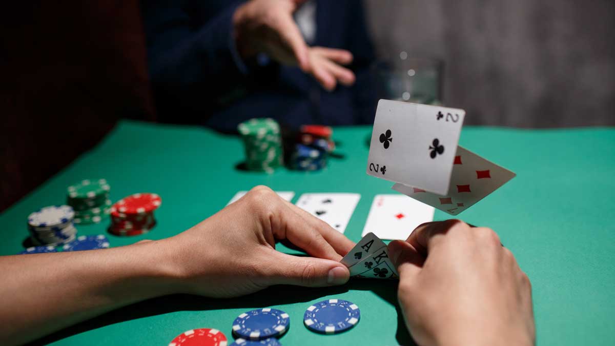 Cách fold (bỏ bài) trong poker | Natural8