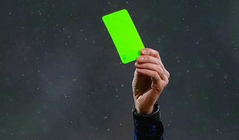 Các Loại Thẻ Trong Bóng Đá: Từ Kỷ Luật Đến Văn Hóa Thể Thao - Fan Vinicius Việt Nam